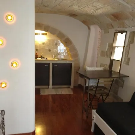 Guest house Tra Le Mura 3*