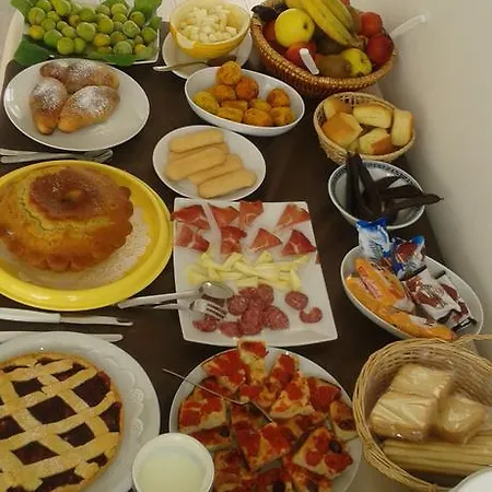 Guest house Tra Le Mura 3*