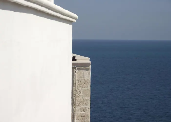 Tra Le Mura