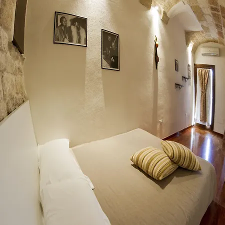 Tra Le Mura 4*