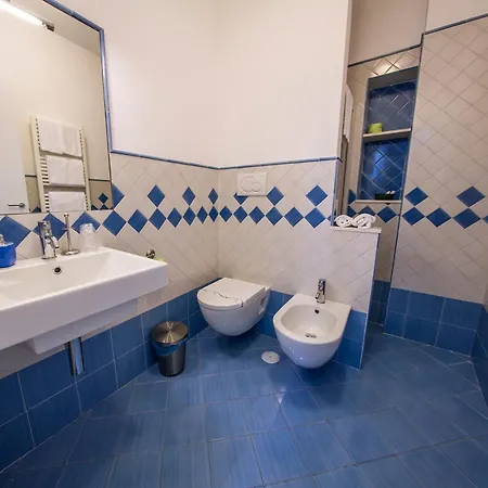 Tra Le Mura 4*